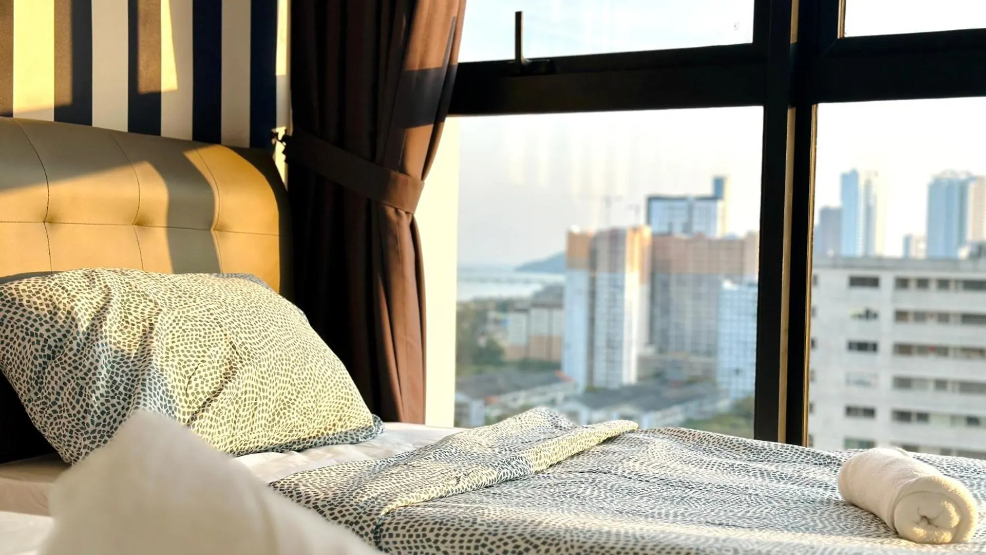 Apartment New Urban Suite Majestics 3Br Homestay At Georgetown By Urban Staycation Heng Jelutong